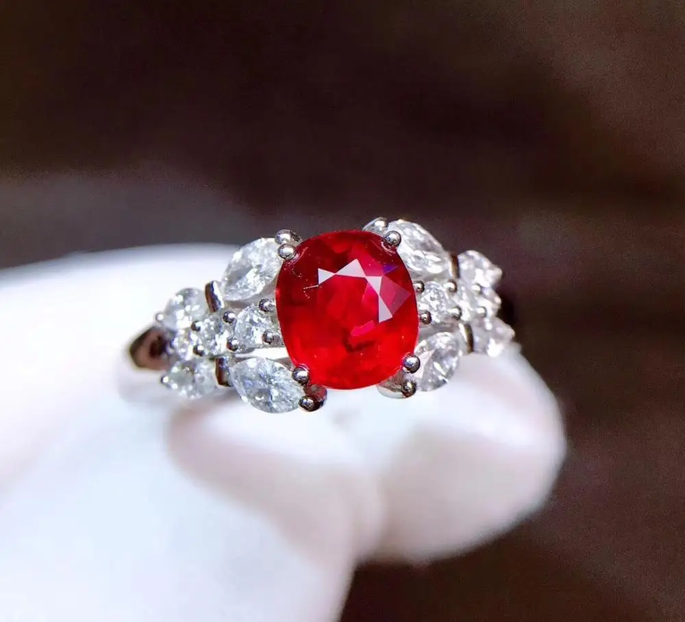 Кольцо женское из чистого 18 каратного золота с натуральным красным Рубином 1 01