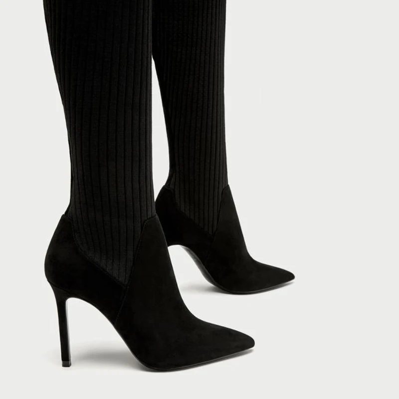 Женские сапоги до колена из флока черные облегающие высокие на высоком каблуке