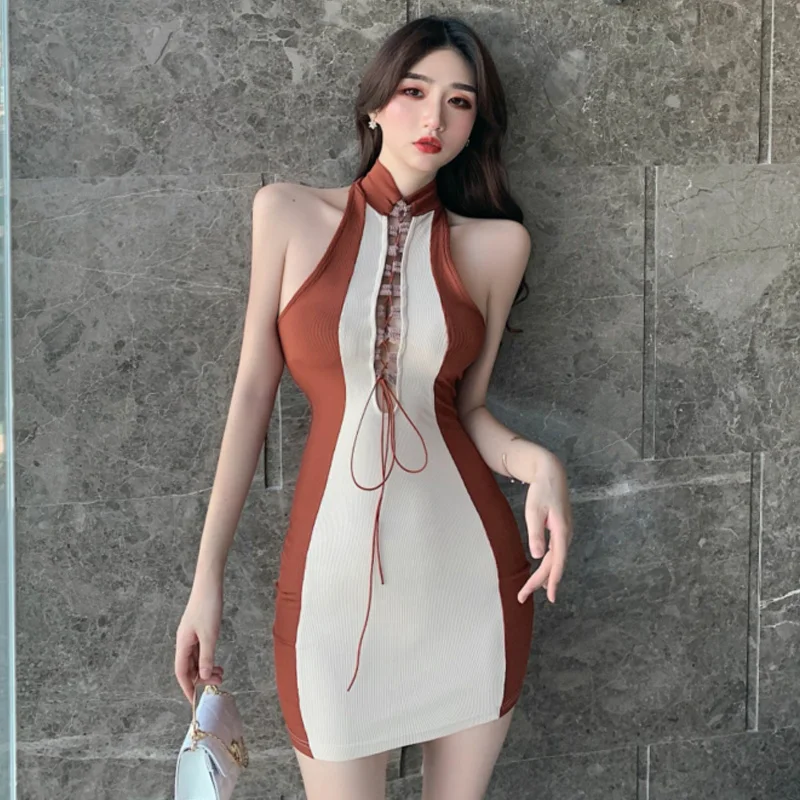 

Женское вечернее платье средней длины, с длинным рукавом