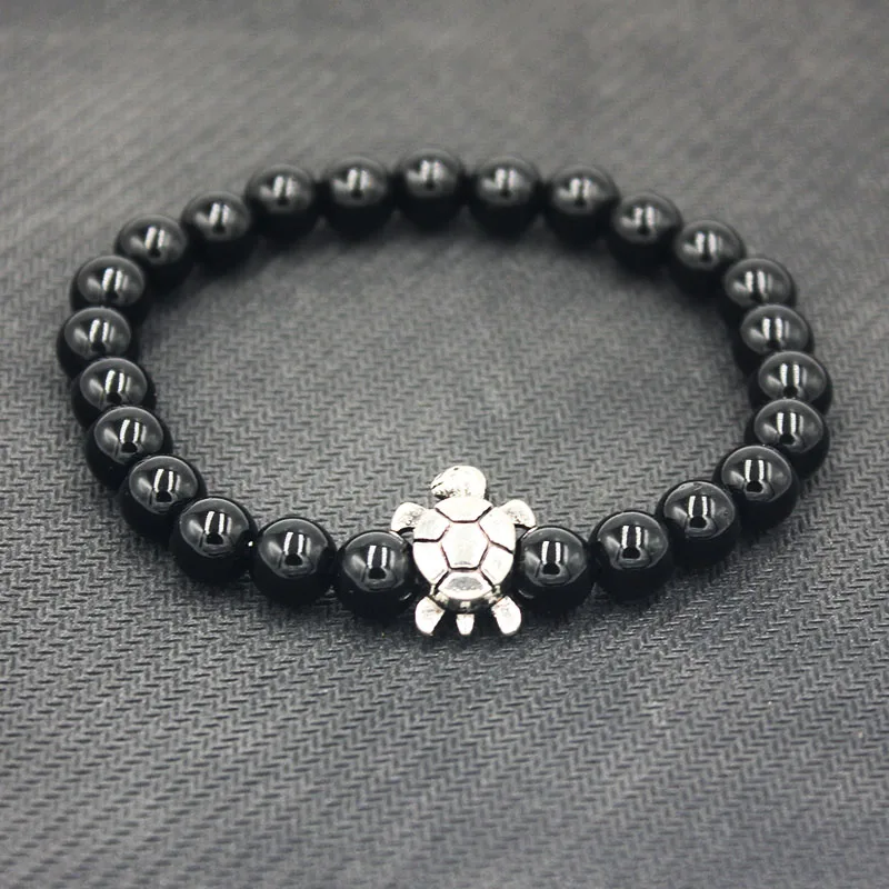 Мужской браслет с бусинами из черного натурального камня металлический в виде