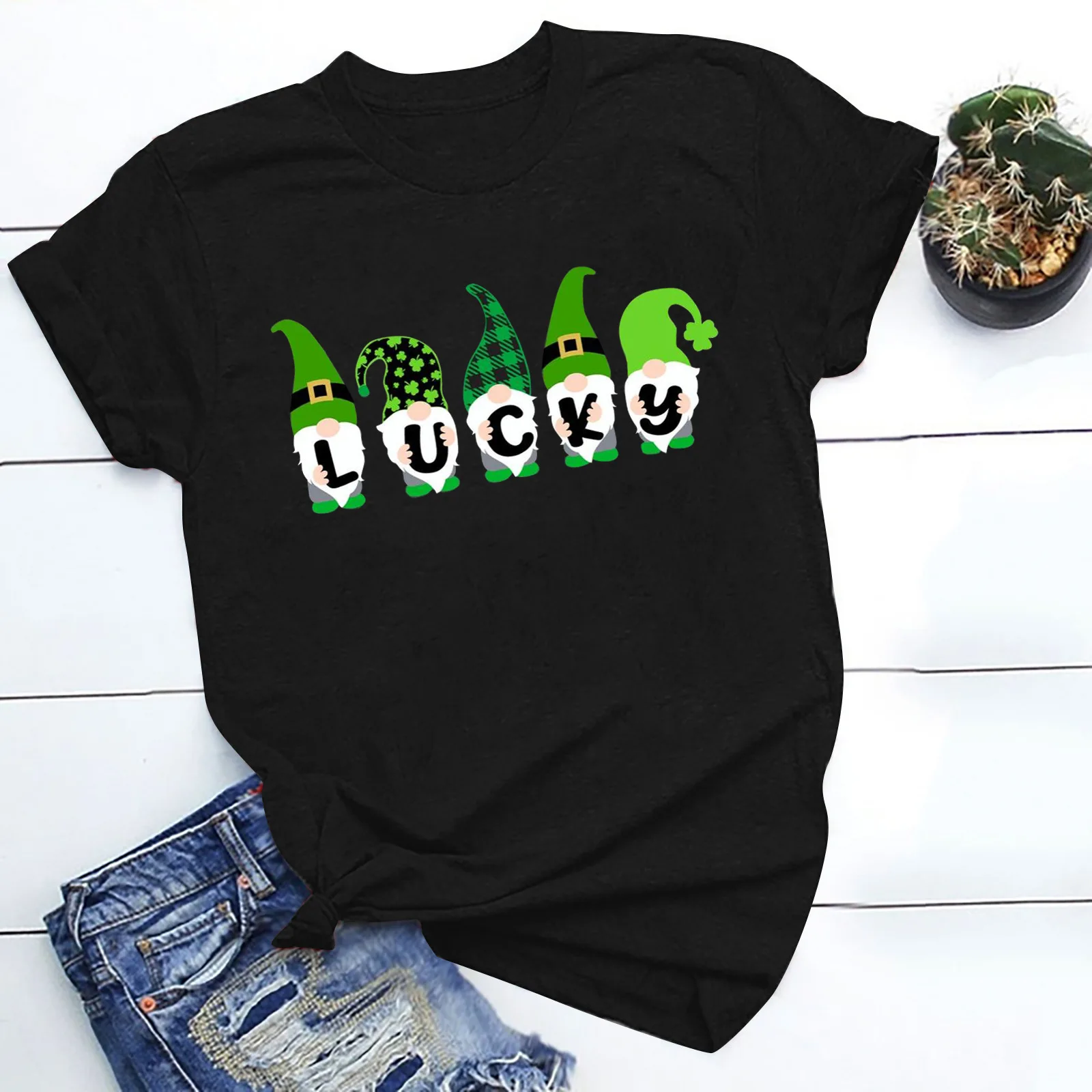 

2021 spring and summer St. Patrick's day new top lucky print round neck short sleeve T-shirt for women