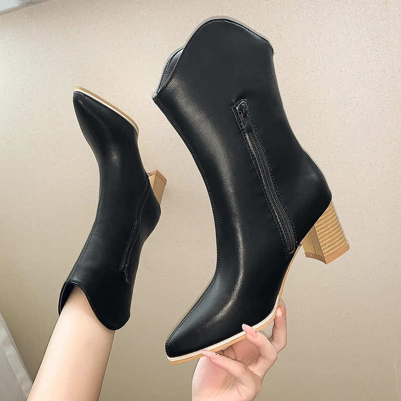 

2021 Autumn and Winter New Women's Nude Boots Solid Color Round Toe Square Heel Boots Outdoor Non-slip Comfortable Casual Boots