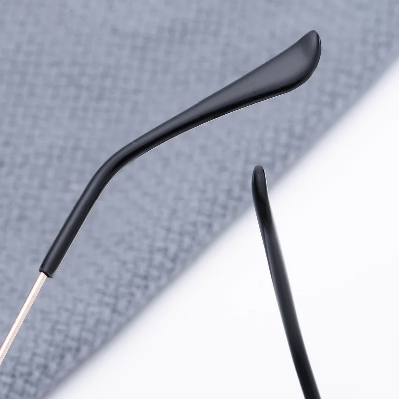 

Anti-Blue Light Glasses For Men 2021 Luxury Brand Metal Frame Eyeglasses Grade Computer Eyewear Reading Lunettes Gaming Oculos