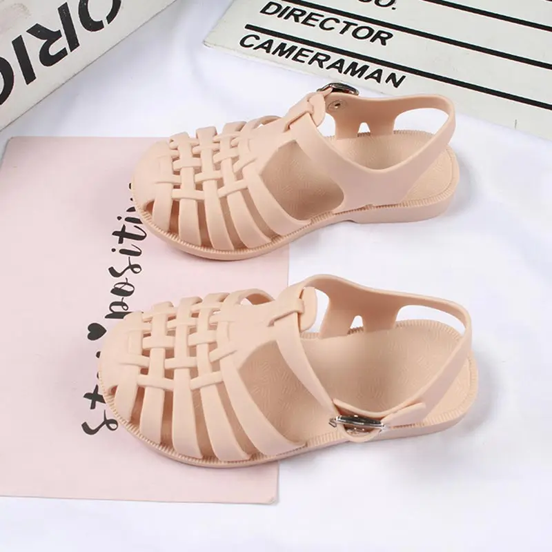 

New Sandals for Girls Women Fashion Summer Outdoor Hollow Non-Slip Slides Shoes Beach Flip Flops Causal Men Sandals Slippers