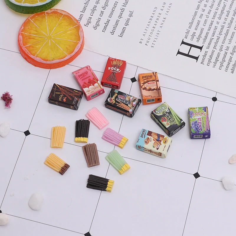 

8PCS/lot Cute Miniature Dollhouse Pretend Food Mini Chocolate Cookies 1/12 1/6 Miniatural Food