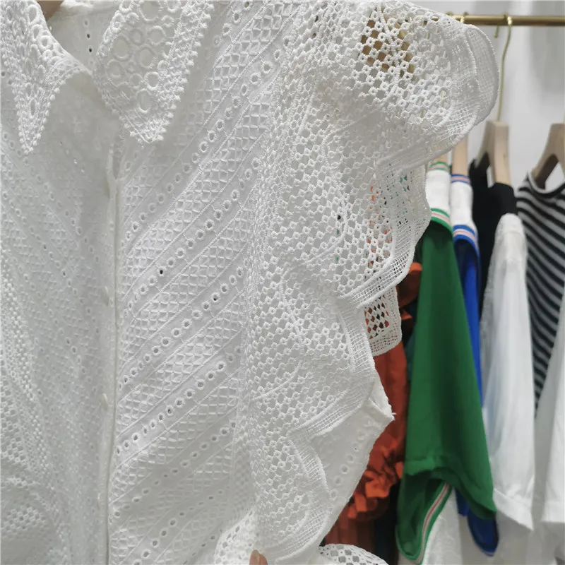

Fashion Simple Lapel Sleeveless Hollow-out Shirt for Women 2021 Summer New Solid Color Single-Breasted Lace Crocheted Top Female