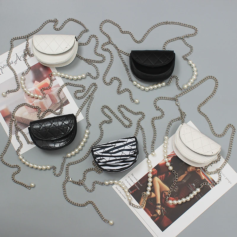 

[EAM] Pu Leather White Mini-bag Pearl Ling Belt Personality Women New Fashion Tide All-match Spring Autumn 2021 1DD9992