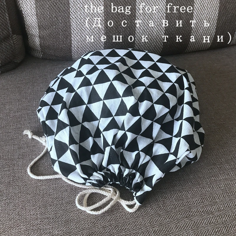 

Black cap female British wool hat fashion party flat top hat chain strap and pin fedoras for woman for a street-style shooting