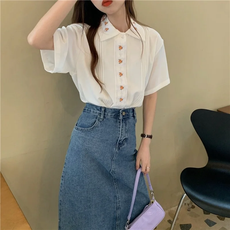 

Summer 2021 new design sense niche white short-sleeved shirt polo collar retro Hong Kong style top women