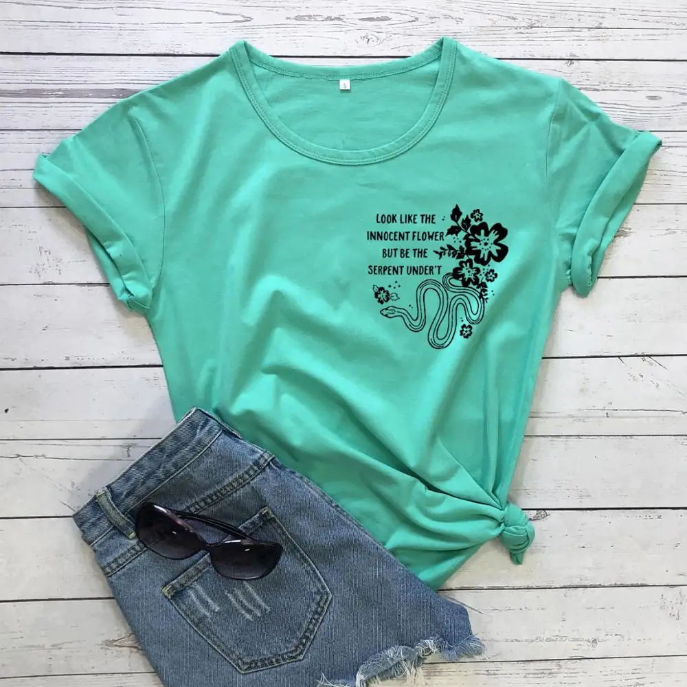 Футболка со змеиным принтом похожим на невинных цветов забавная Женская