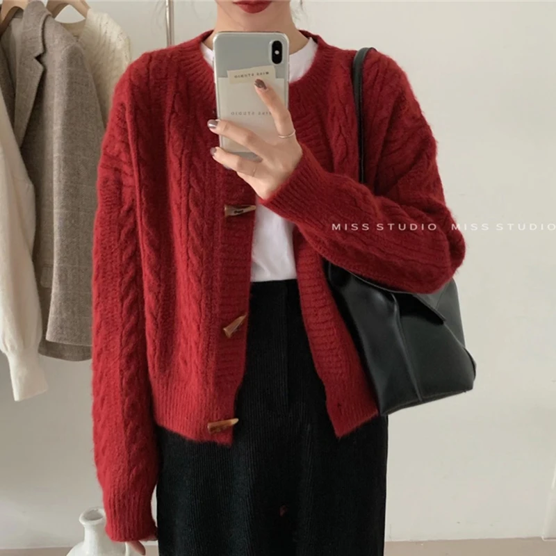 

Twisted Knitted Winter Sweater Women O-Neck Long Sleeve Horn Buttons Elegant Knitwear Jumpers Loose Korean Cardigans Z911