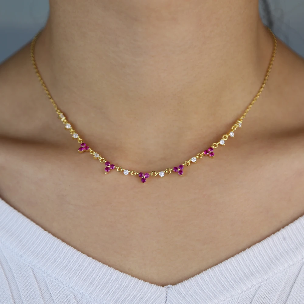 Женское короткое колье с мелким клевером красное синее зеленое белое ожерелье