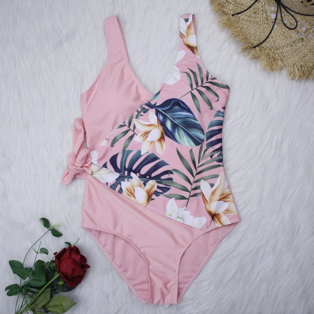 Купальник с бантиком Цельный купальник v образным вырезом и открытой спиной