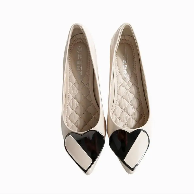 Обувь на плоской подошве с острым носком новинка 2019 большие размеры 41 42 43 тонкие