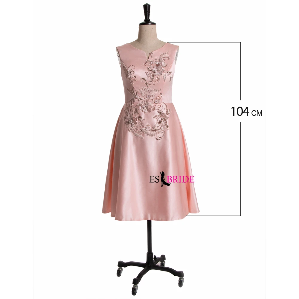 Длинное вечернее платье розового цвета без рукавов с круглым вырезом и открытой