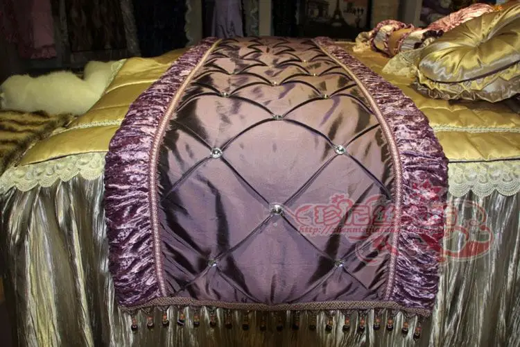 Рисунок 5 - Постельное белье с золотистой юбкой для детей