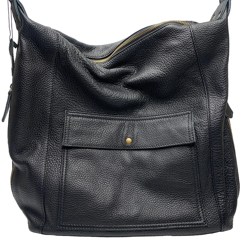 

Large capacity handbag, leather shoulder strap, combined shopping bag.