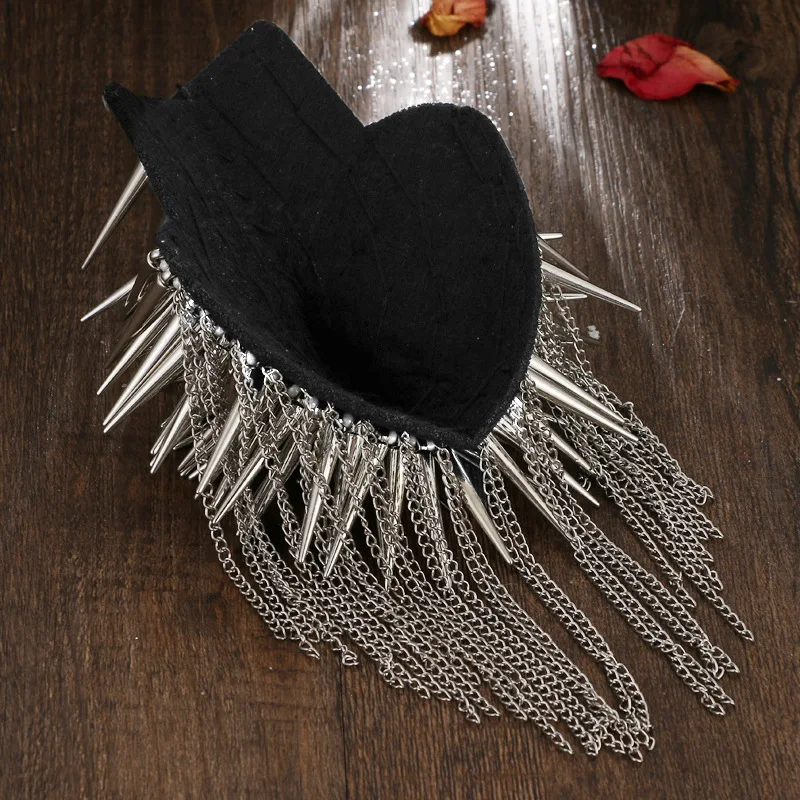 Модные эполеты с кисточками и заклепками Наплечные чарушки ручной работы