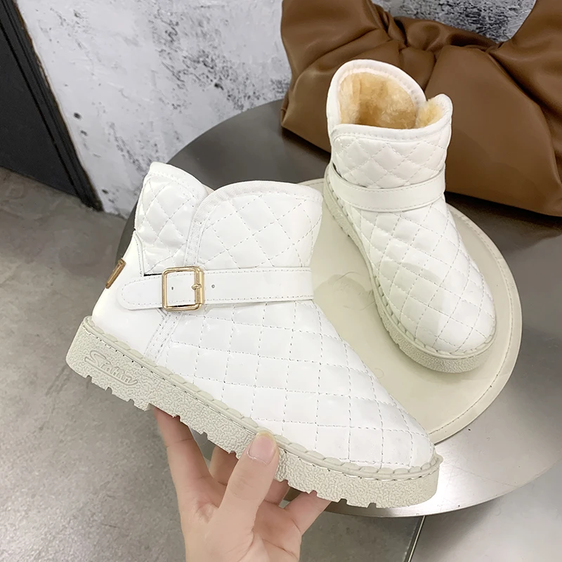 

Shoes Woman Martin Boots Non-Slip Snow Boots Women Raise The Bottom Warm with Velvet Short Lattice Luxury Designer Beige Black