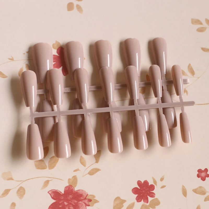 24 шт последние конфеты Длинные балетные накладные ногти сексуальные хаки P616 |