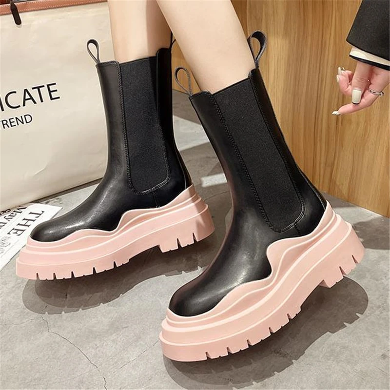 

2021 Hot Sale Chimney Chelsea Boots Women Thick Bottom Skid-Proof Motorcycle Boots Leather Round Toe Mixed Color Knight Boots