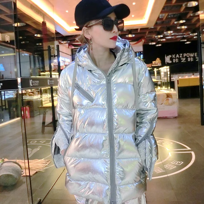 Женский зимний пуховик 2020 с капюшоном и металлическим серебристым наполнителем