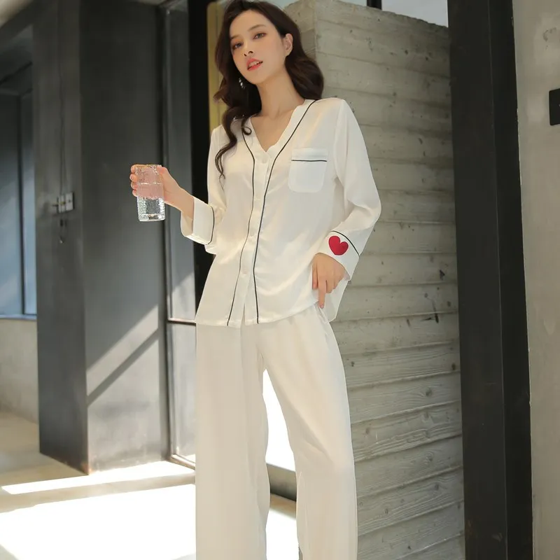 

Lady V-Neck Pajamas Suit Printed "Heart " Sleepwear Satin Casual Pyjamas Suit Women Home Clothing Rayon Nightwear Sleep Set