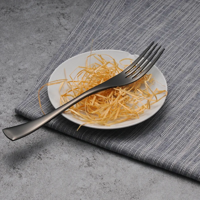 dinner fork 5 шт./компл. черный Нержавеющая сталь западные столовые приборы Титан-покрытием Высокая-класс ужин Ножи набор вилок и ложек - Цвет: dinner fork
