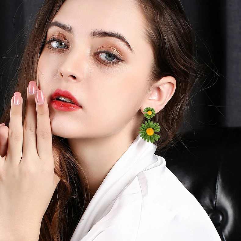 

New Korean Style Cute Flower Stud Earrings For Women Fashion Summer Accessories Elegant Sweet Brinco Wholesale Jewelry