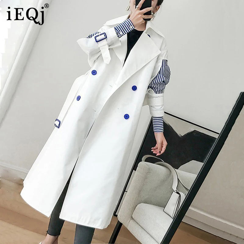 

Coats & Jackets
