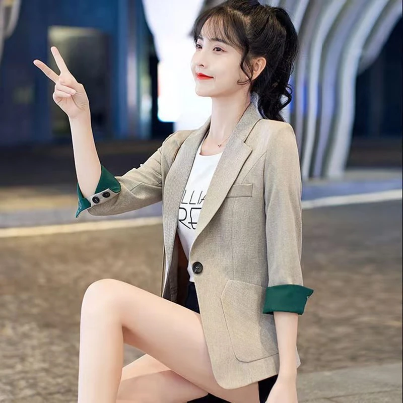 Пиджак женский весенний черный универсальный с карманами на одной пуговице