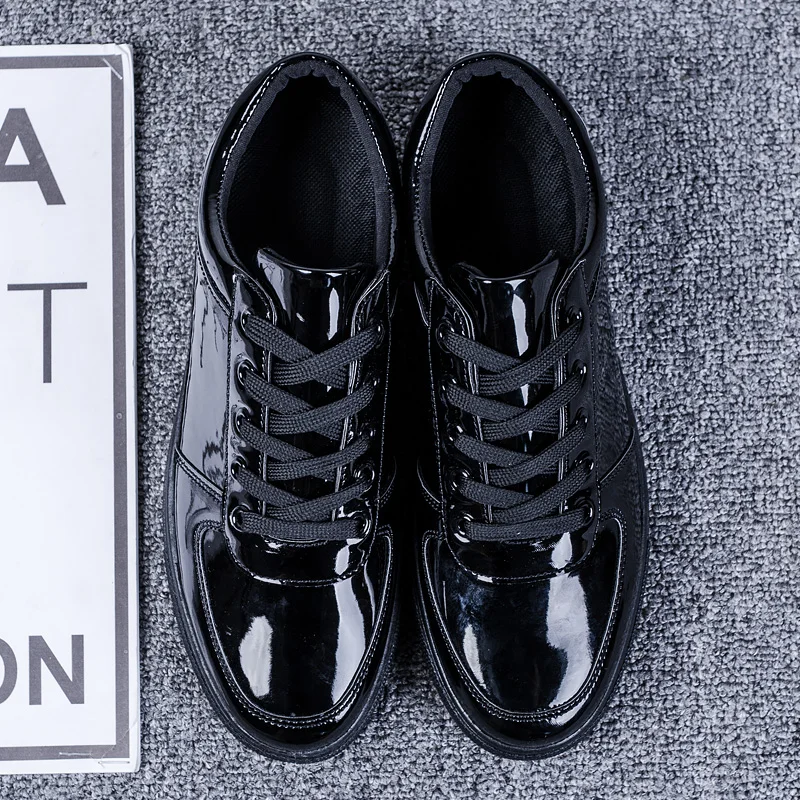 New Hot Sale Men Skateboarding Shoes Lace Up Comfortable Men's Shoes Ultralight Walking Sneakers Size 39-44 Dropshipping