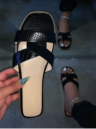 

Slipper spot summer women's sandals fashion slippers European and American popular new flat shoes manufacturers wholesale