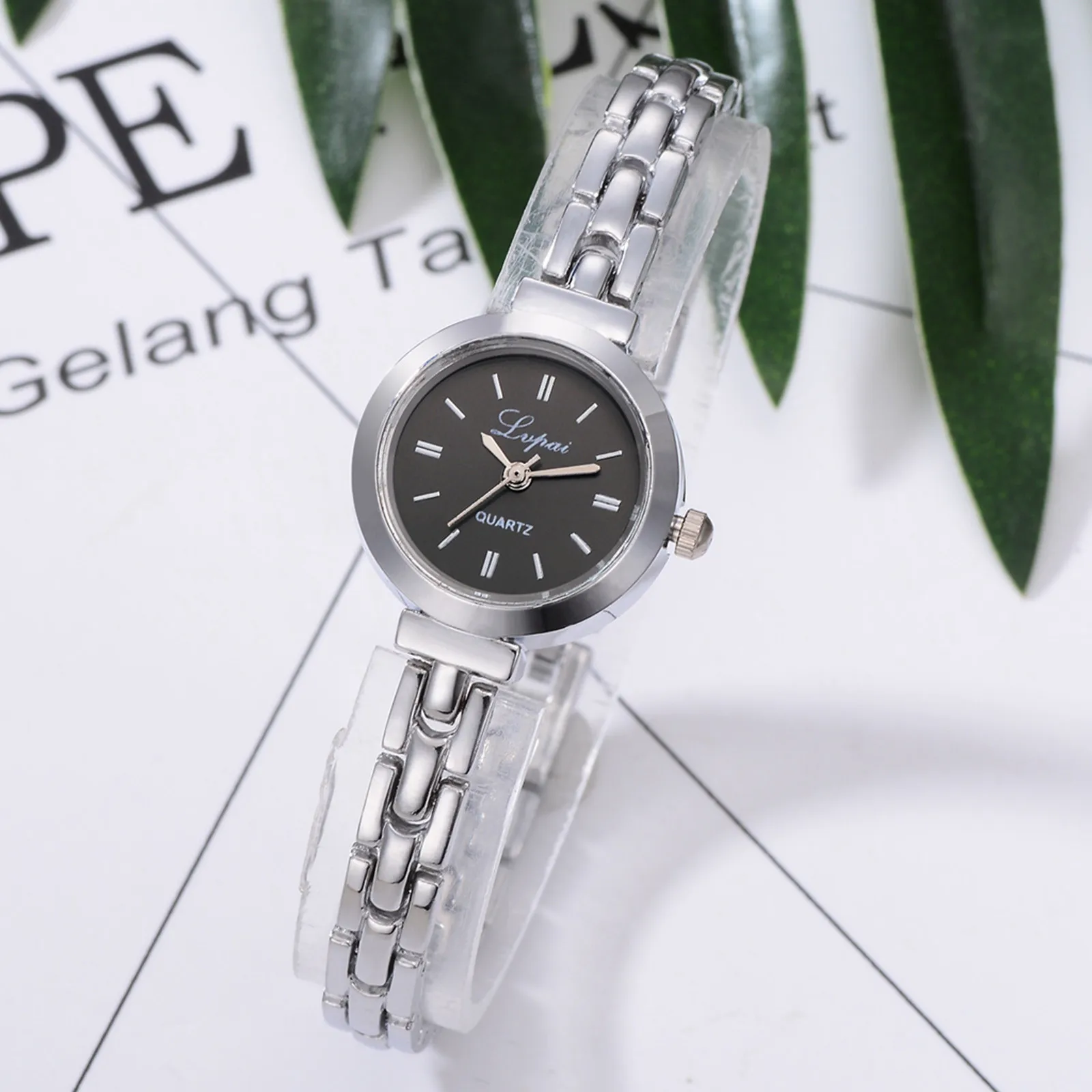 

Adult Watch Inlaid Rhinestone Stainless Strap European Style Simple Dial Exquisite Leisure Bracelet Quartz Watch Gift