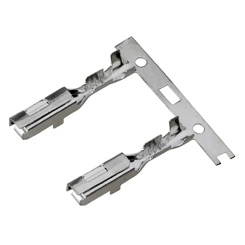 

1 гнездовой разъем 368084-1