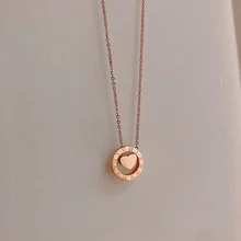 Одно секундное сердцебиение титановая сталь ожерелье классический римский цифровой круг может вращаться любовь ключицы цепи ins чистая красная пара ch Одно секундное сердцебиение титановая сталь ожерелье классический римский цифровой круг может вращаться любовь ключицы цепи ins чистая красная пара ch