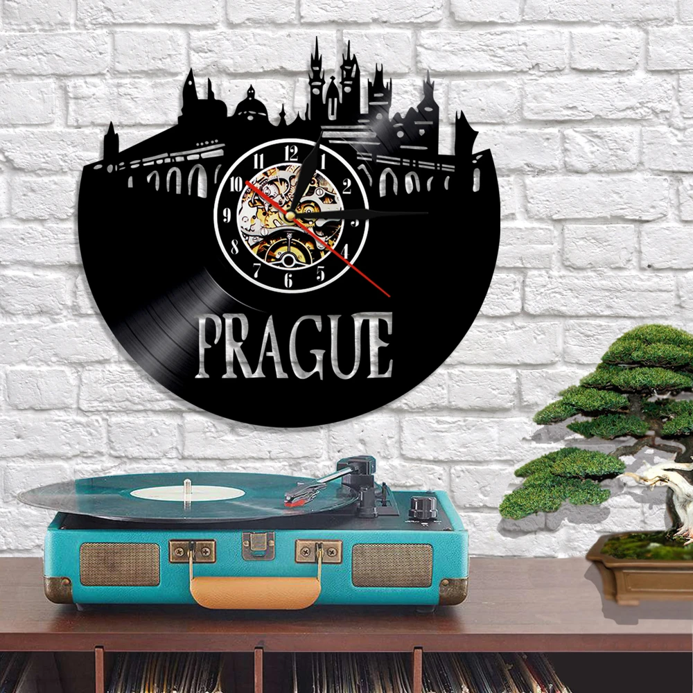 Настенные часы с виниловой пластиной и изображением Праги|Настенные часы| |