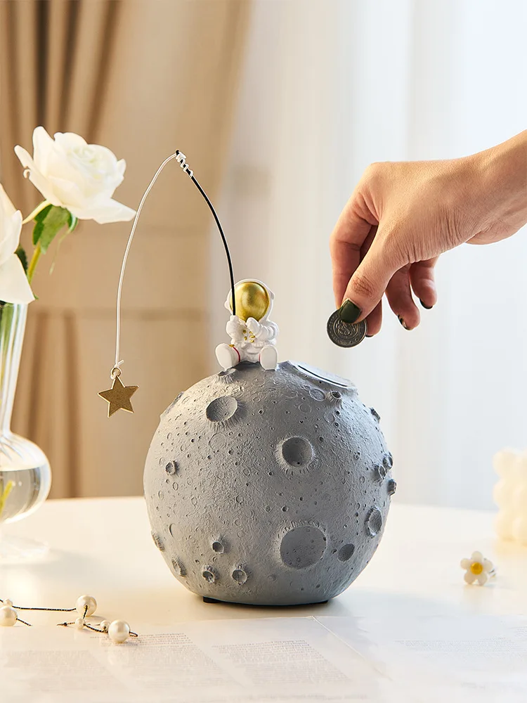 

Astronaut Piggy Bank Astronaut Decorations Depositable Coins Piggy Bank Creative Personality Boy Birthday Gift