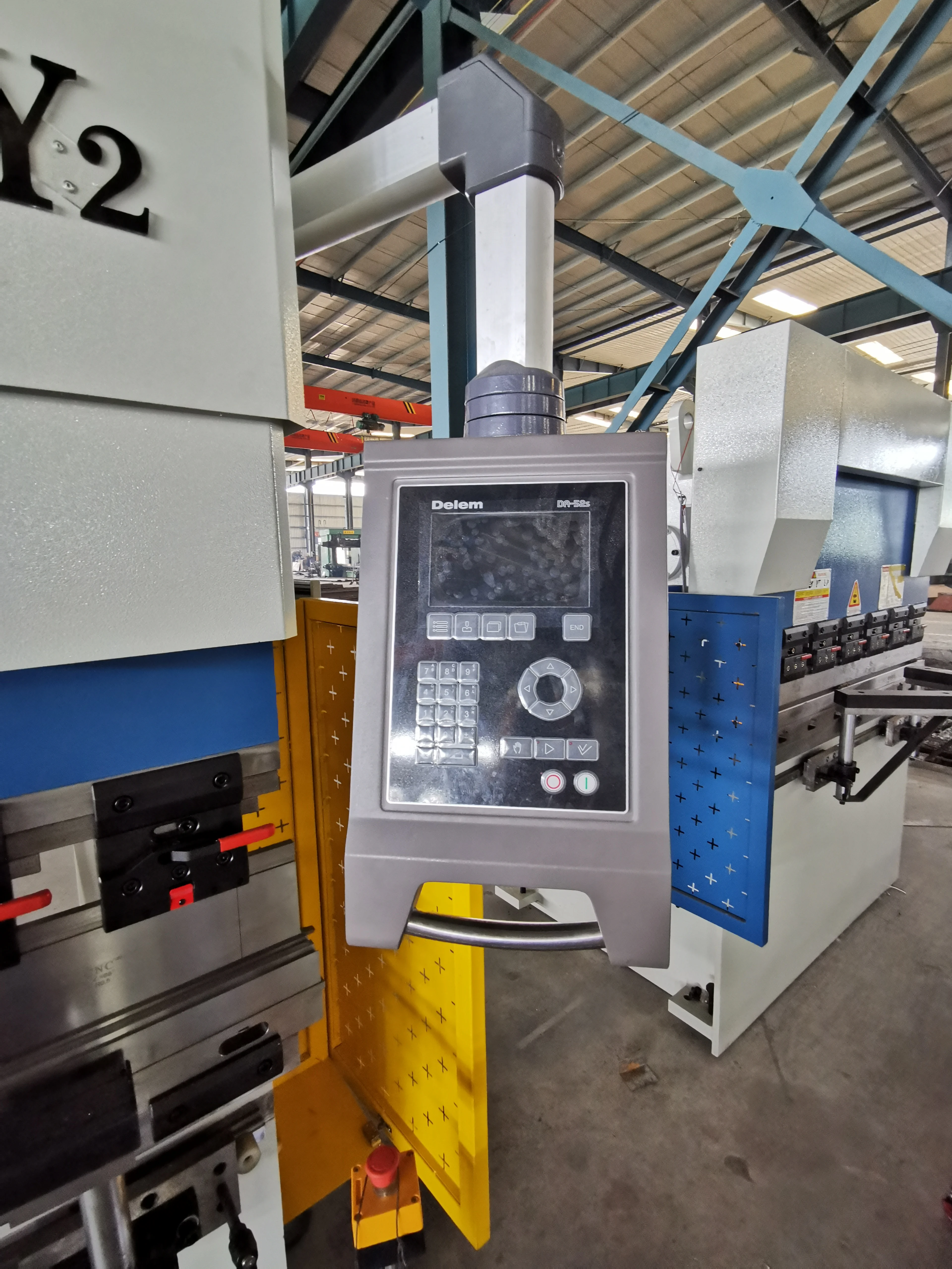WE67K30T/1600 мм Синхронизация cnc гидравлический фрикционный пресс машина для