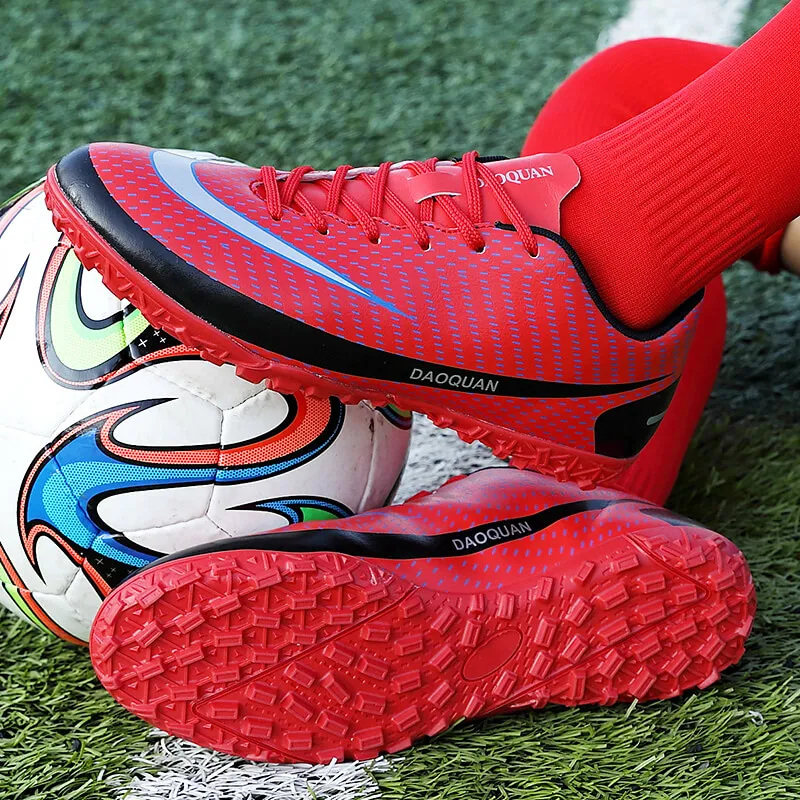 2021 New Arrival Men's Soccer Shoes Large Size Ultralight Football Shoes Women Non-Slip FG/TF Cleats Futsal Sneakers for Men