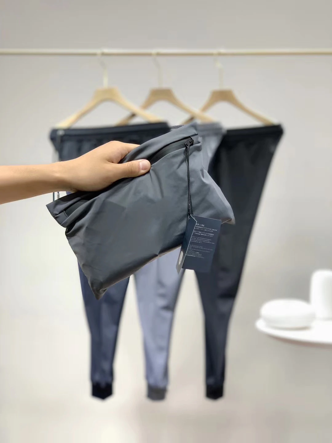 

2021 spring and summer new casual pants jogging sports thin anti-wrinkle breathable trousers high quality men's foot pants