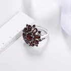 Горячая Распродажа, женское банкетное кольцо с инкрустированным красным гранатом Цирконом в форме цветка, ювелирные изделия, оптовая продажа