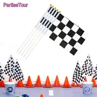 105 шт 8x5,5 дюймов клетчатые флаги белой гоночной палка ручной флаг на день рождения с принтом Гоночная машина вечерние украшения спортивных мероприятий расходные материалы