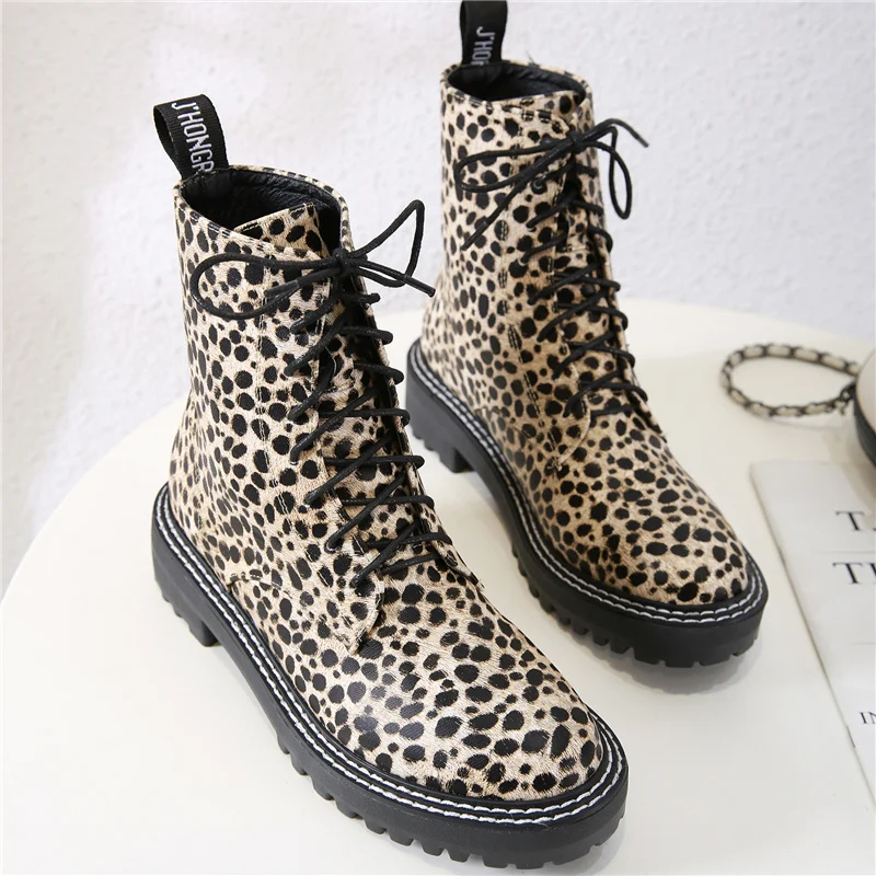 

2019 Luxury Design Leopard Boots Women Fetish Flats High Top Martins Boots Heels Ankle Boots Lady Chunky Stripper Platform Shoes
