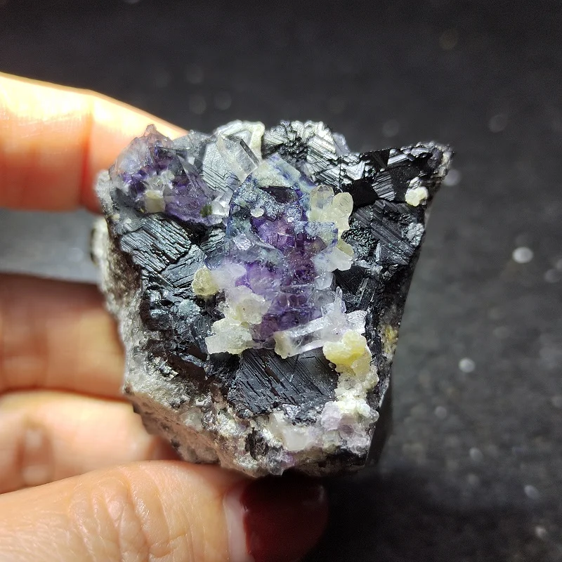 

97.1-140.9gNatural blue fluorite and green, white crystal pyrite mineral healing energy ring vein original stone home decoration