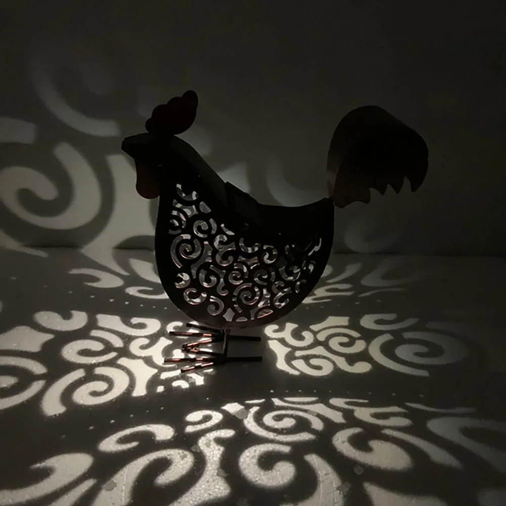 

Retro Solar Chickens Led Lamp Hollow Lantern Light Hanging Projector Lamp Outdoor Garden Lawn Landscape Decoration Art Ornaments