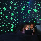 Светящиеся Настенные наклейки 3D модель в горошек со звездами и Луна и Вселенная детской комнаты Спальня наклейка для домашнего декора светится в темноте 