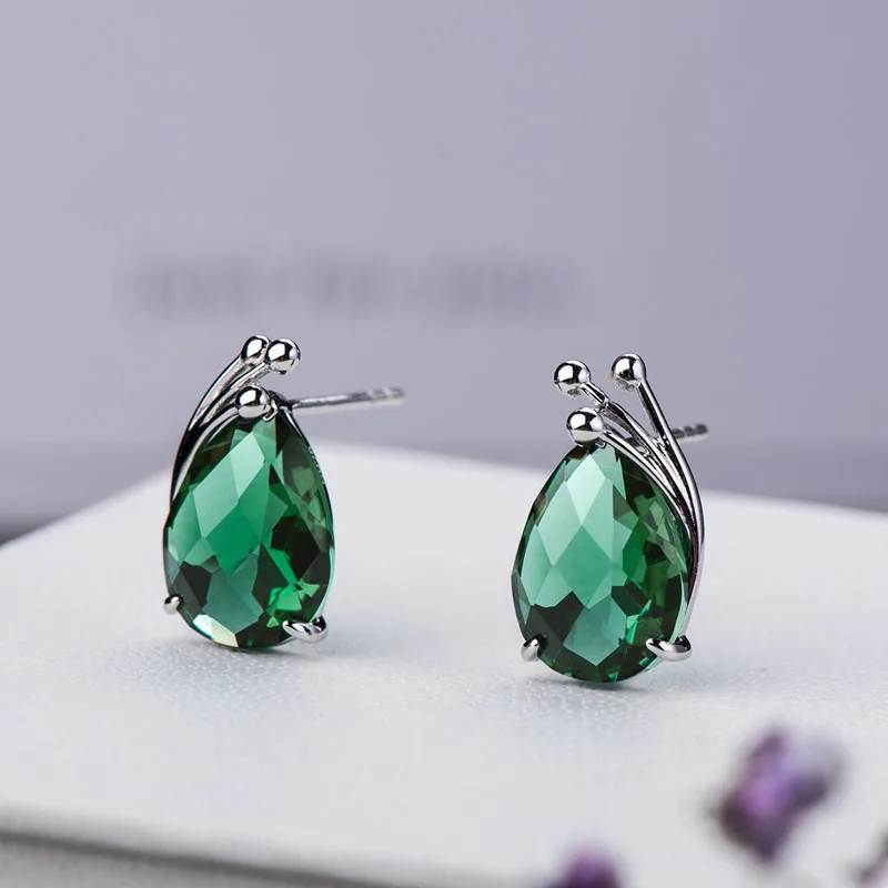 Серьги в форме капли из чистого серебра 925 пробы инкрустированные зелеными