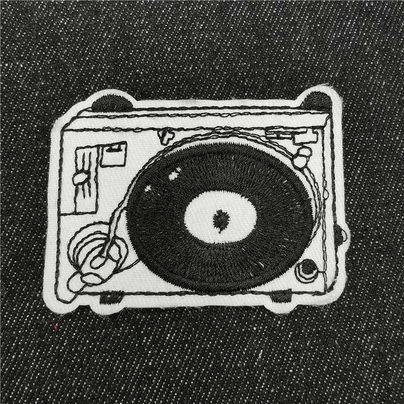 

Clothing Thermoadhesive patches Embroidered Cloth wings Dog Astronaut Guitar Bress Badge Armband Dress Decal Ironing Stickers