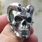 Мужское кольцо в стиле панк с черепом